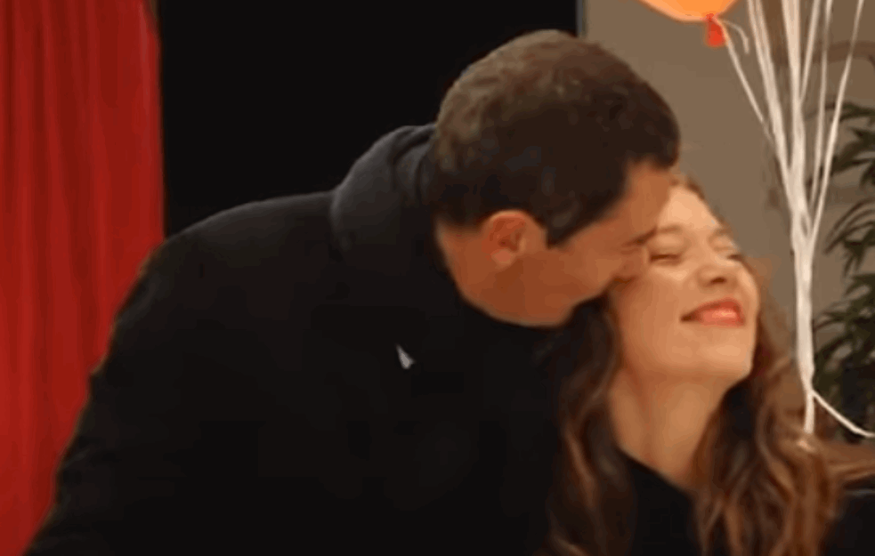 BRANKA KATIĆ VOLI SVE U VEZI SA MUŽEM: Džulijan kaže da je oženio jednu Srpkinju, a dobio tri Srbina za džabe! Naš brak je baš kako volim - SNAŽNO I NEŽNO!

